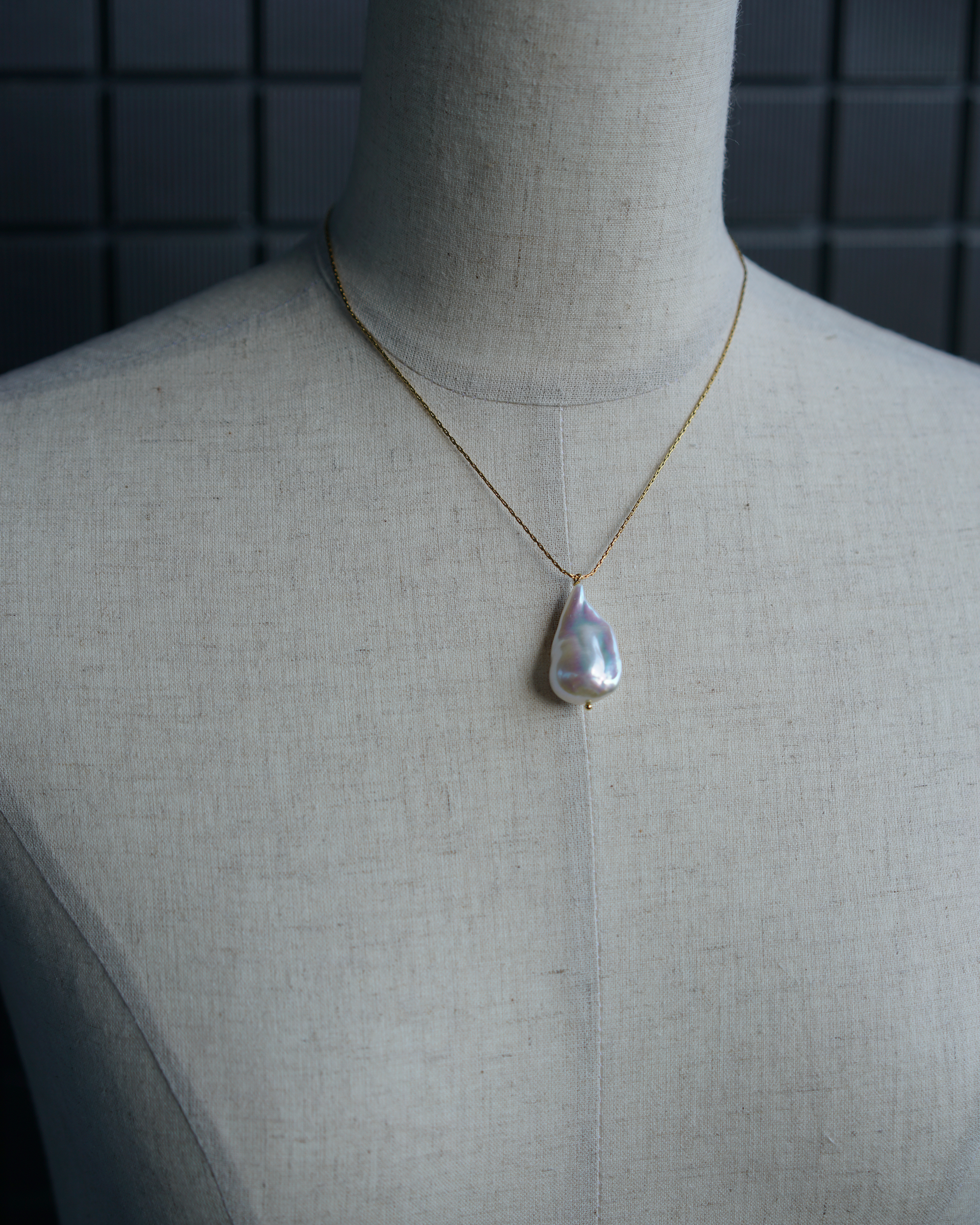 Line & Pearl 02 | Baroque Pearl & Stainless Steel Chain Necklace | Lumefia