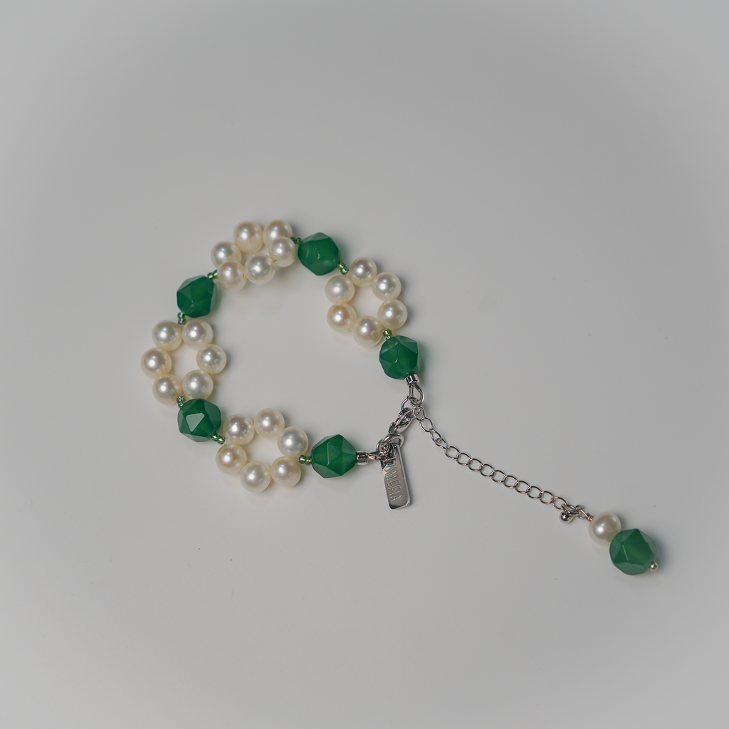 Green Orbit | Green Agate & 5–6mm Freshwater Pearl Bracelet | Lumefia