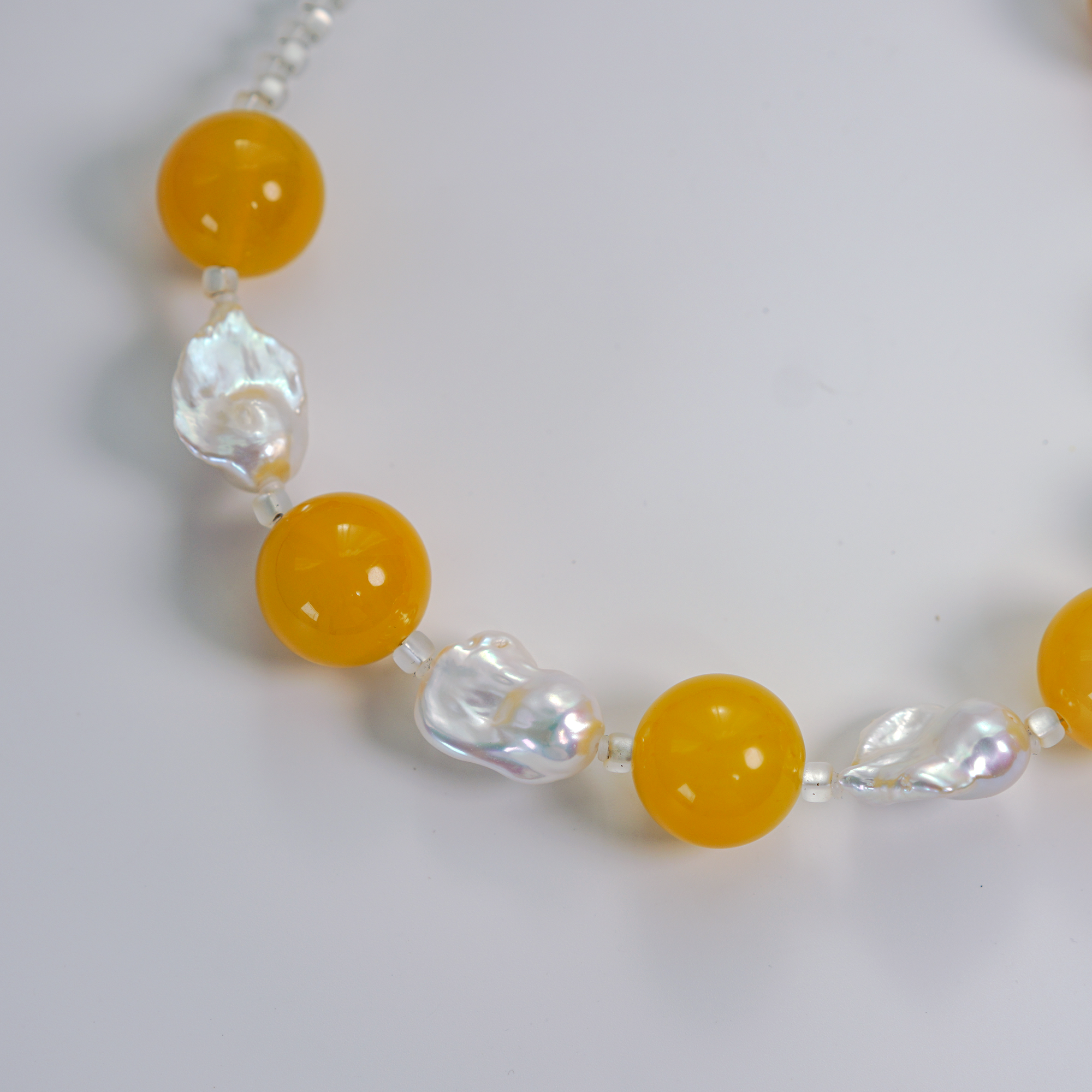 Honey Glow | Yellow Agate & Baroque Pearl Choker | Lumefia
