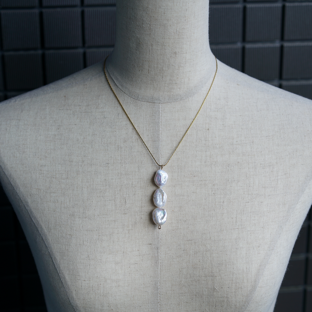 Line & Pearl 01 | Baroque Pearl & Stainless Steel Chain Necklace | Lumefia