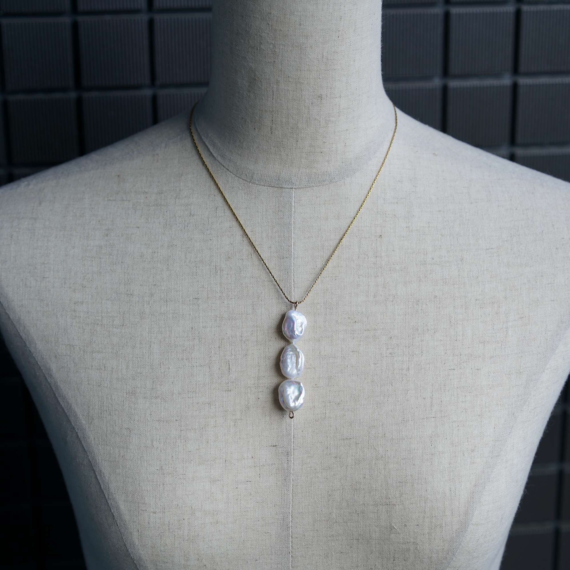 Line & Pearl 01 | Baroque Pearl & Stainless Steel Chain Necklace | Lumefia