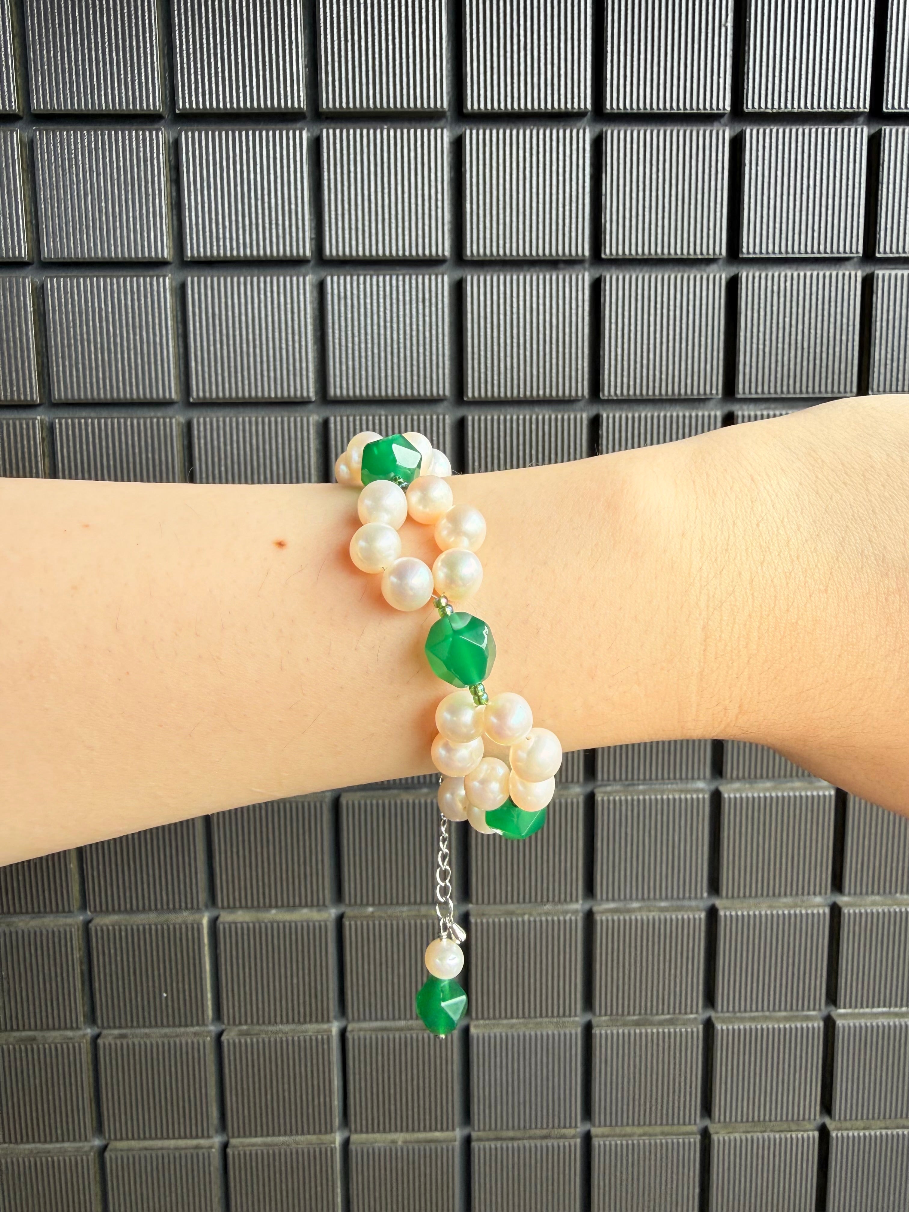 Green Orbit | Green Agate & 5–6mm Freshwater Pearl Bracelet | Lumefia