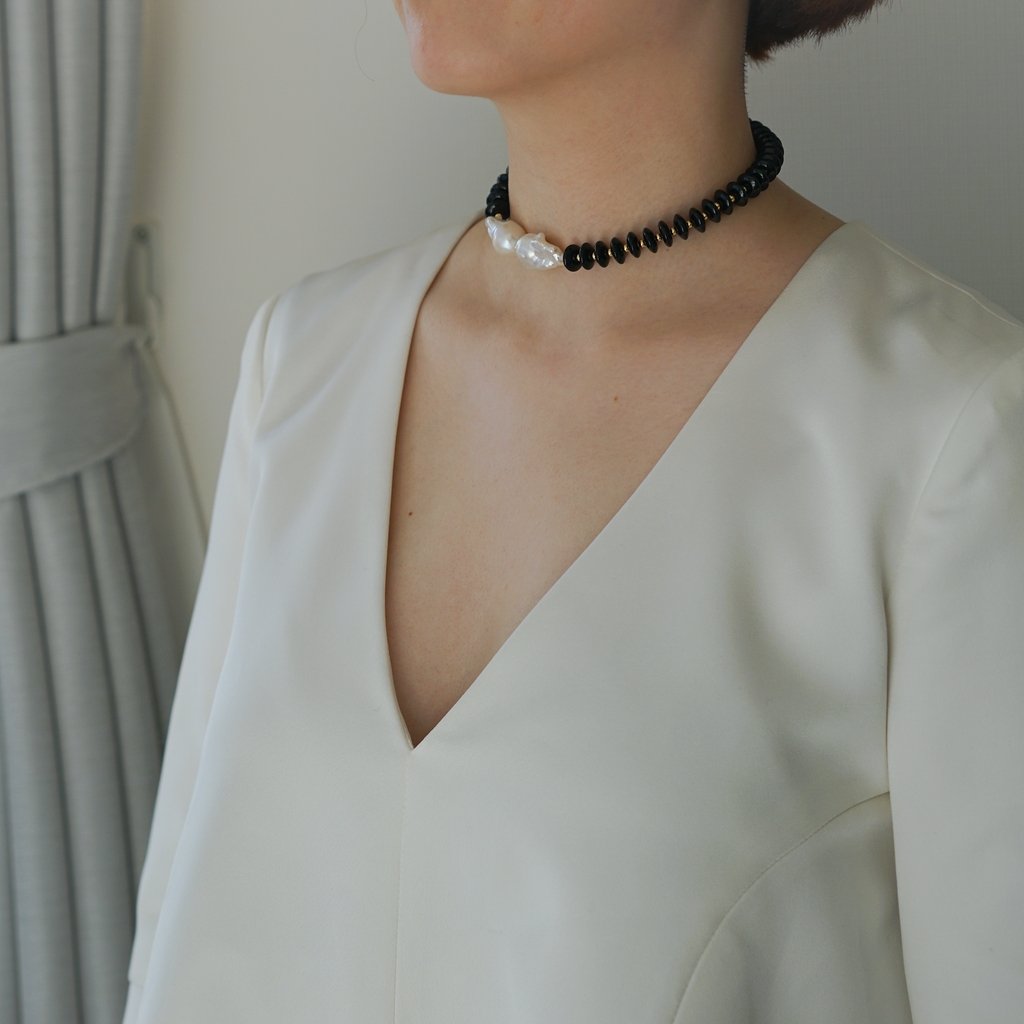 Noir Pearl — Black Agate & Baroque Pearl Choker