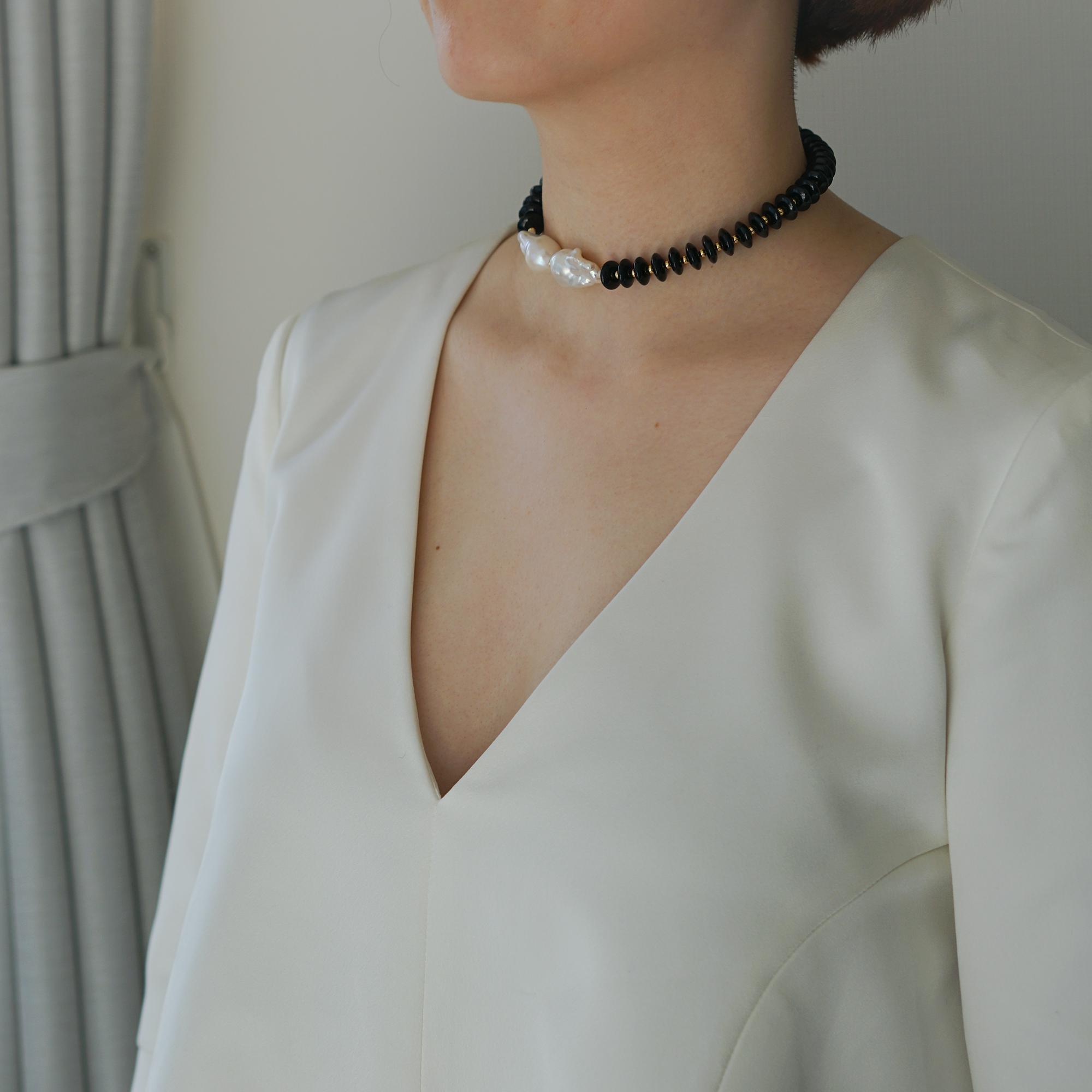 Noir Pearl — Black Agate & Baroque Pearl Choker