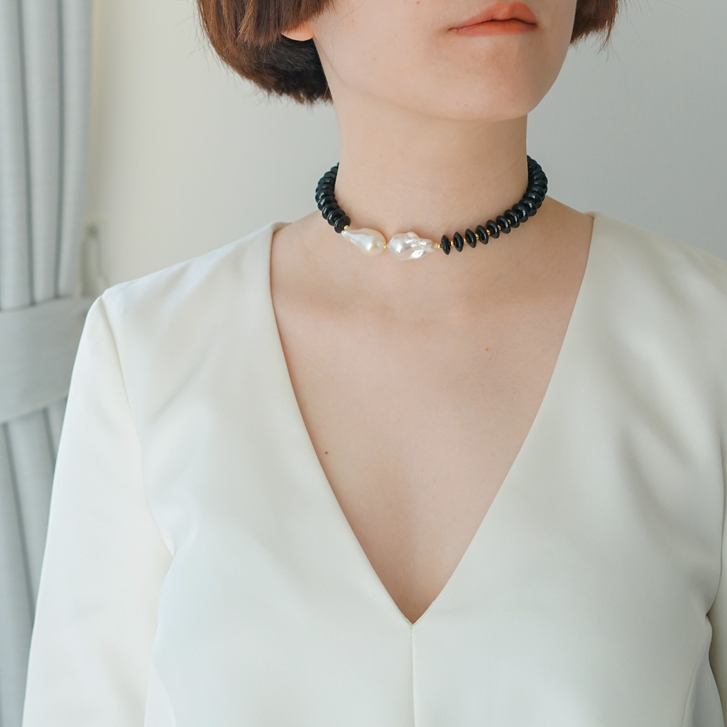 Noir Pearl — Black Agate & Baroque Pearl Choker