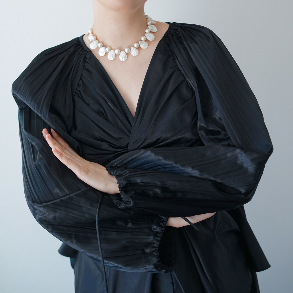 Soft Refraction — Edison Pearl & Shell Necklace